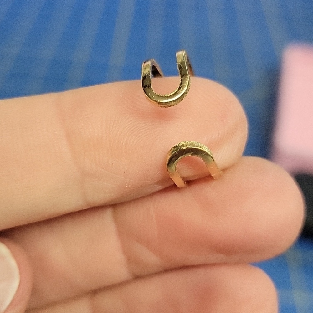 Open Gold Tone Band Adjustable Size 7 Adjustable - Picture 2 of 5